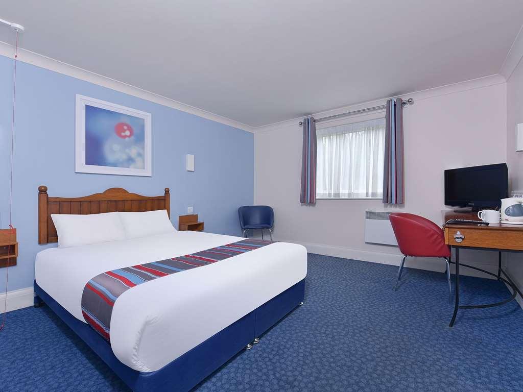 Travelodge York Hull Road Room photo