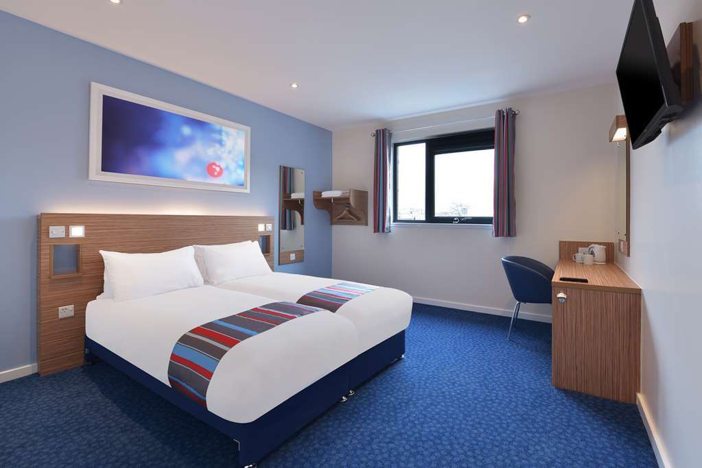 Travelodge York Hull Road Room photo