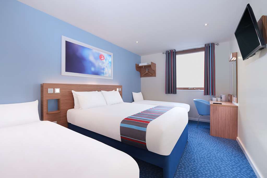 Travelodge York Hull Road Room photo