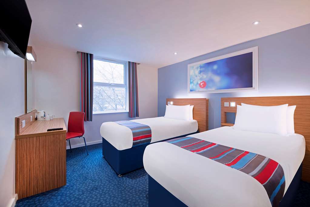 Travelodge York Hull Road Room photo
